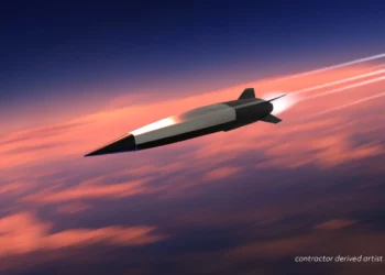 Raytheon avanza en producción del misil hipersónico HACM para F-15