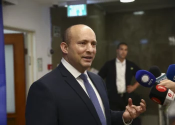 Bennett: “Ahora” es el momento de que Israel destruya el programa nuclear de Irán