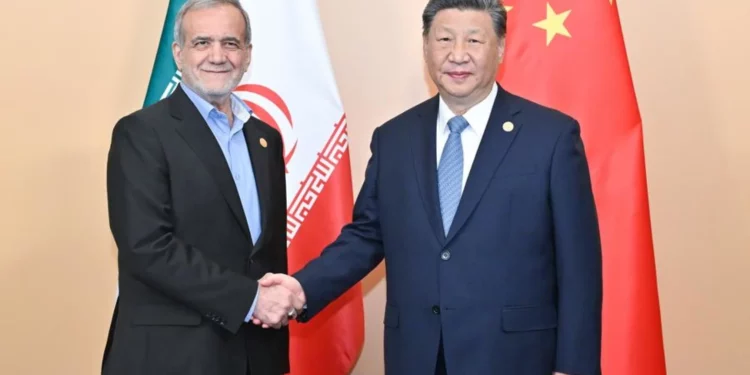 Xi promete impulsar lazos con Irán en conversaciones con Pezeshkian