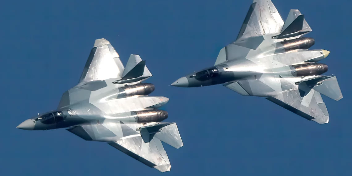 Rusia posiciona tres cazas Su-57 para operar en Ucrania