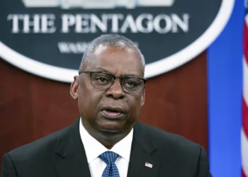 El secretario de Defensa de Estados Unidos, Lloyd Austin, habla en el Pentágono, en Washington, el 22 de noviembre de 2023. (Cliff Owen/AP)