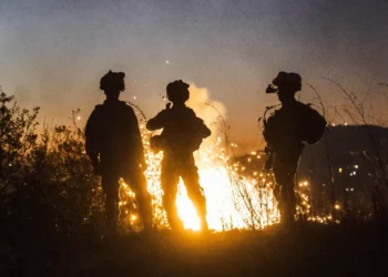 Tropas de la Brigada Golani operan en el sur del Líbano, en una imagen publicada el 27 de octubre de 2024. (Fuerzas de Defensa de Israel)