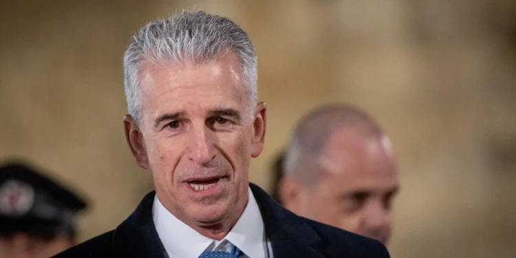 El jefe del Mossad, David Barnea, en una ceremonia del Día de los Caídos en el Muro Occidental de la Ciudad Vieja de Jerusalén, el 12 de mayo de 2024. (Chaim Goldberg/Flash90)