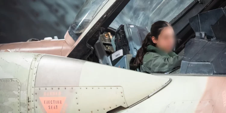 Cuatro mujeres pilotaron cazas F-16 en el ataque israelí en Irán