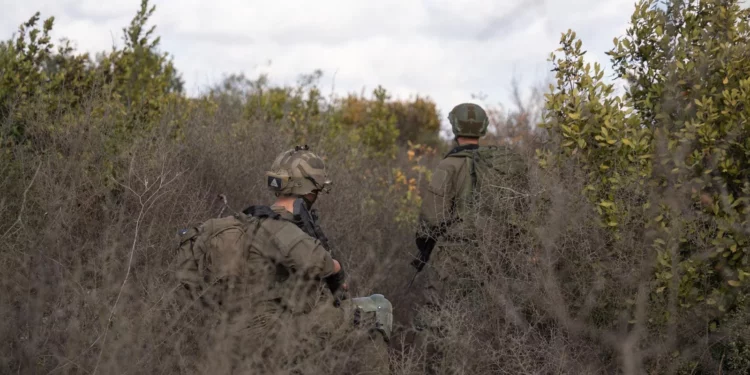 Tropas de la 188.ª Brigada Blindada operan en el sur del Líbano, en una imagen publicada el 21 de octubre de 2024. (Fuerzas de Defensa de Israel)