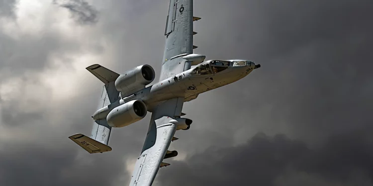 ¿Cuál es el historial de combate del A-10 Warthog estadounidense?