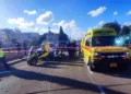 Escena en la que un cohete de Hezbolá impactó en la ciudad norteña de Nahariya, hiriendo a un hombre, el 25 de noviembre de 2024. (Magen David Adom)