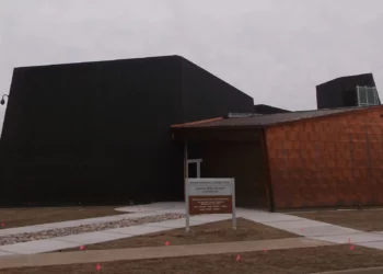 Museo en Tulsa realiza funeral judío para restos de víctimas del Holocausto