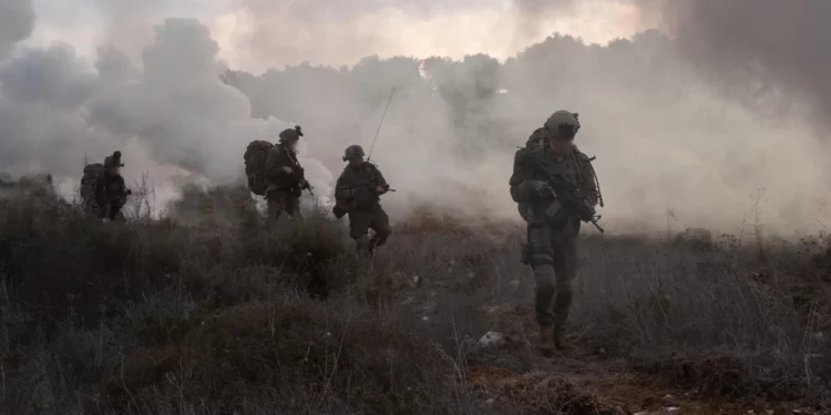 Tropas de la Brigada de Comando operan en el sur del Líbano, en una foto difundida el 26 de noviembre de 2024. (Fuerzas de Defensa de Israel)