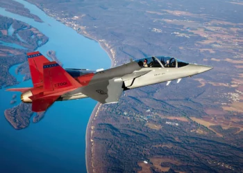 La diferencia entre el T-7 Red Hawk de la USAF y el T-38 Talon