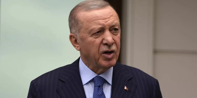 Erdogan: los kurdos en Siria serán enterrados si no deponen las armas