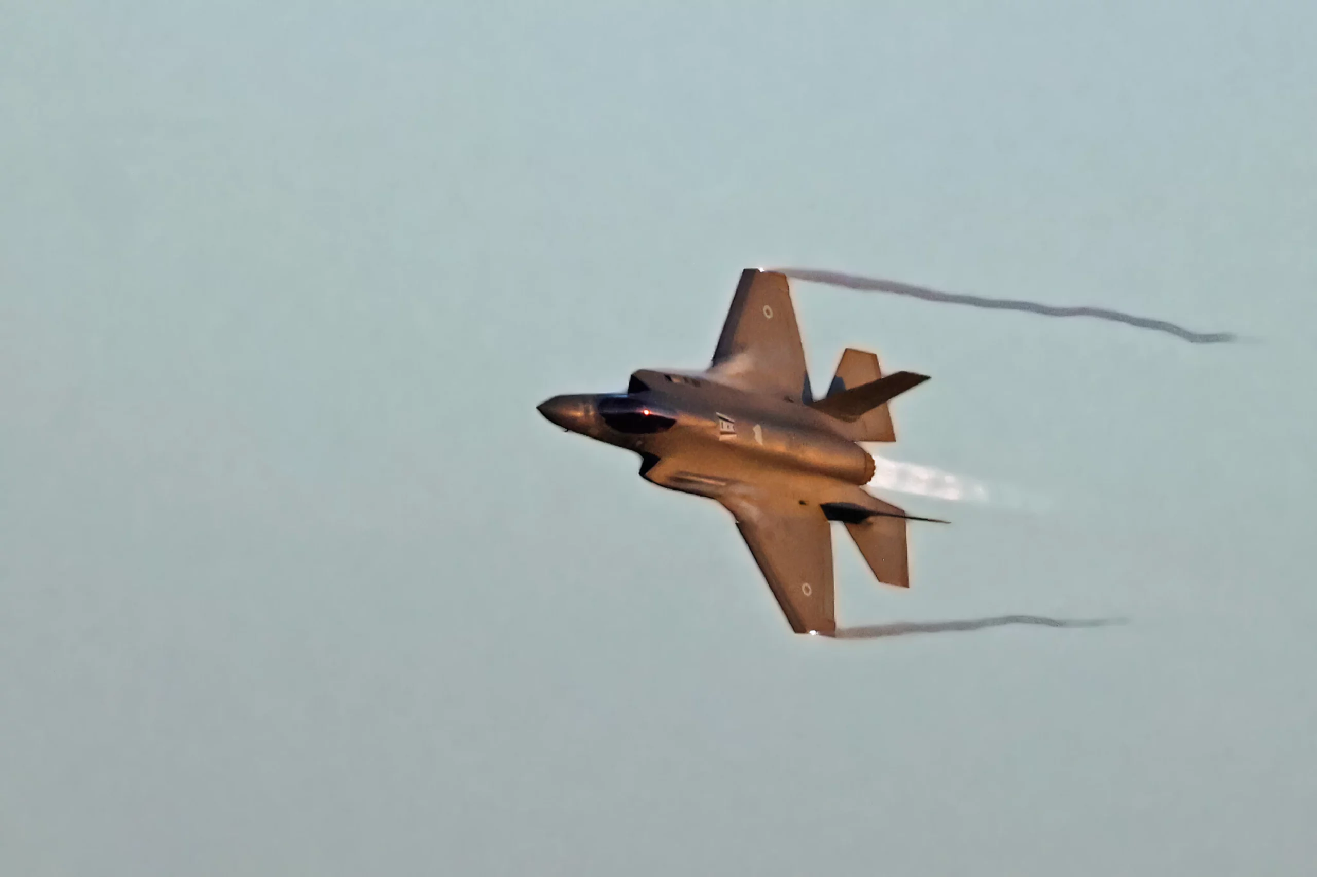 Israel intercepta vuelo iraní sospechoso de llevar armas a Hezbolá