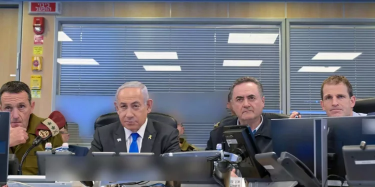 Netanyahu: Israel atacará a los hutíes hasta que completemos el trabajo