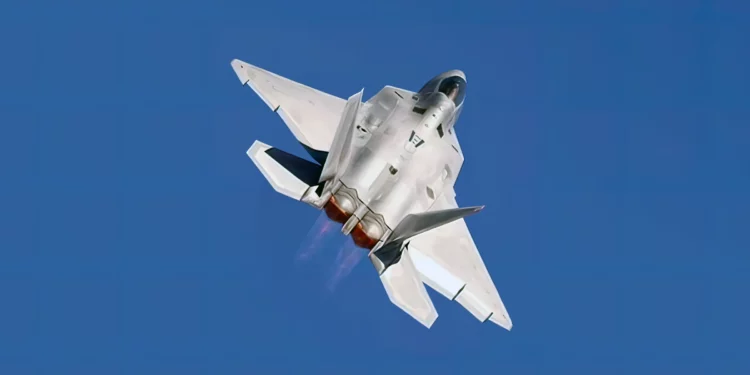 Sukhoi prueba nuevo diseño de toberas planas en el Su-57 Felon