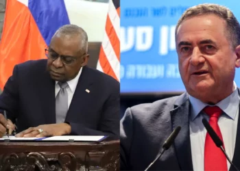 Una foto combinada que muestra al secretario de Defensa de Estados Unidos, Lloyd Austin (izquierda), el 18 de noviembre de 2024, y al ministro de Defensa, Israel Katz, el 10 de noviembre de 2024. (Folleto / DEPARTAMENTO DE DEFENSA NACIONAL / AFP; Menahem KAHANA / AFP)