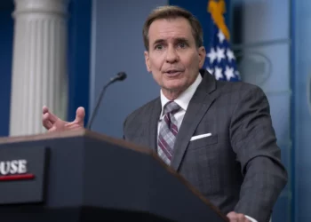 El portavoz del Consejo de Seguridad Nacional de la Casa Blanca, John Kirby, habla en la conferencia de prensa diaria en la Casa Blanca, en Washington, el 23 de octubre de 2024. (Foto AP/ Ben Curtis)