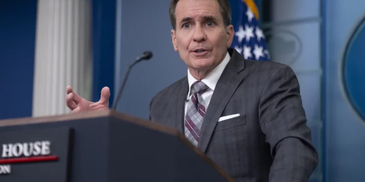 El portavoz del Consejo de Seguridad Nacional de la Casa Blanca, John Kirby, habla en la conferencia de prensa diaria en la Casa Blanca, en Washington, el 23 de octubre de 2024. (Foto AP/ Ben Curtis)