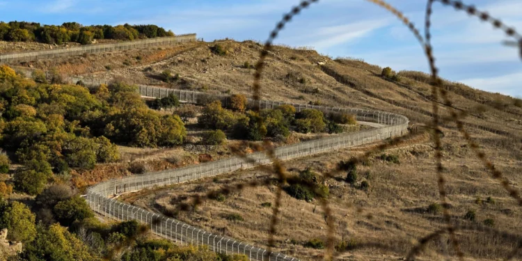 Vista desde el norte de Israel de la frontera con Siria, 8 de diciembre de 2024. (Michael Giladi/Flash90)