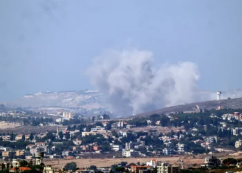 Imagen ilustrativa: un ataque aéreo israelí contra objetivos de Hezbolá en la zona de Nabatieh, en el sur del Líbano, el 25 de septiembre de 2024. (Rabih DAHER / AFP)