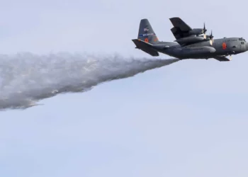 MAFFS convierte aviones militares en herramientas contra incendios