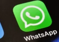 En un iPhone se muestra el icono de WhatsApp. (Foto AP/Martin Meissner, Archivo)