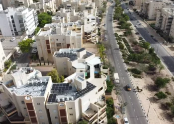 Edificio en Tel Aviv instalará batería solar para emergencias