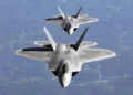 Por qué el F-22 Raptor no puede operar desde portaaviones