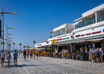 La ciudad costera de Pafos, en el lado griego de Chipre, el 23 de septiembre de 2024. (Nati Shohat/FLASH90)