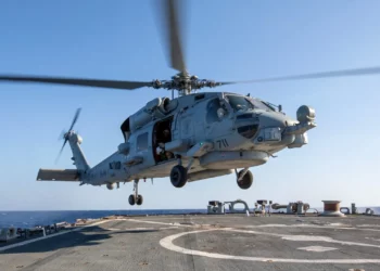 Helicóptero MH-60R Seahawk derriba un dron hutí por primera vez