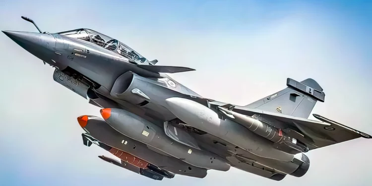 Francia presenta el primer Rafale F4 para los EAU