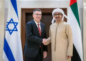 Ministros de Exteriores de Israel y Emiratos se reúnen en Abu Dhabi