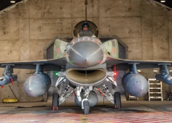 Aviones de combate F-16I de la IAF se preparan para despegar de la base aérea de Ramon, en el sur de Israel, para atacar a los hutíes en Yemen, el 10 de enero de 2025. (Fuerzas de Defensa de Israel)