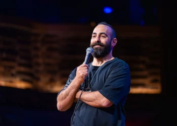 El comediante stand-up y defensor de Israel Yohay Sponder. (Limor Azran Garfinkle)