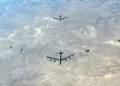 Los B-52 vuelan sobre Oriente Medio y lanzan munición real