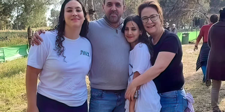 Eli Sharabi no sabía que su esposa y sus dos hijas fueron asesinadas el 7 de octubre