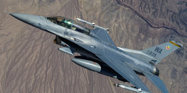 Caza F-16