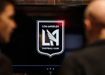 Directivo de LAFC se disculpa por mensajes antiisraelíes en redes