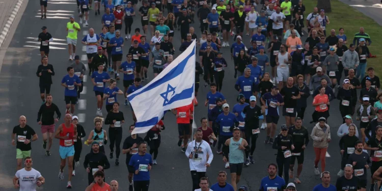 45.000 personas corren el Maratón de Tel Aviv con homenaje a rehenes