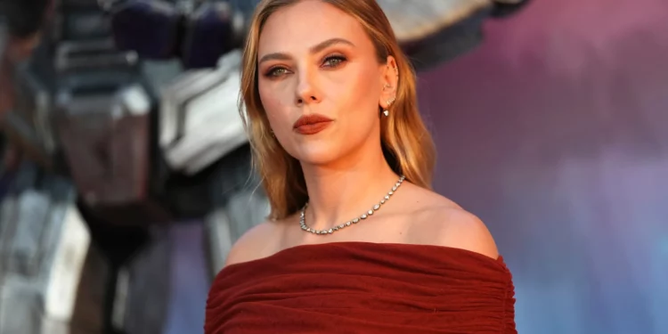 Scarlett Johansson rechaza el uso de IA en video contra Kanye West
