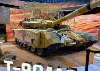 Rusia presenta el tanque T-90MS en la feria IDEX 2025