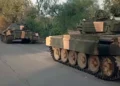 Tanques T-90 y BMP-1 abandonados en carretera de Siria