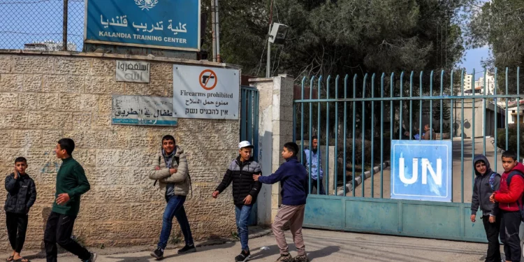 Israel cierra escuelas de la UNRWA en el Este de Jerusalén