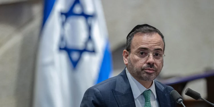 El ministro de Salud, Uriel Buso, en la Knesset en Jerusalén el 10 de julio de 2024. (Chaim Goldberg/Flash90)