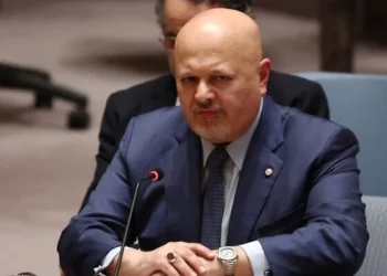 El fiscal jefe de la Corte Penal Internacional, Karim Khan, asiste a una reunión del Consejo de Seguridad de las Naciones Unidas sobre Sudán y Sudán del Sur en la sede de las Naciones Unidas en Nueva York, el 27 de enero de 2025. (Michael M. Santiago/Getty Images/AFP