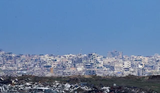 Vista del norte de la Franja de Gaza desde el lado israelí de la frontera, el 9 de febrero de 2025. (Tomer Neuberg/Flash90)