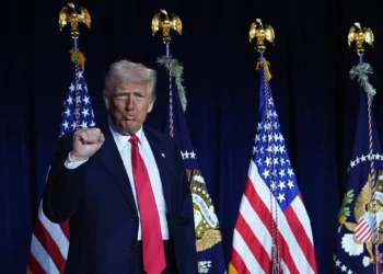 El presidente de Estados Unidos, Donald Trump, asiste al Desayuno Nacional de Oración en el Washington Hilton, en Washington, DC, el 6 de febrero de 2025. (Foto AP/Evan Vucci)