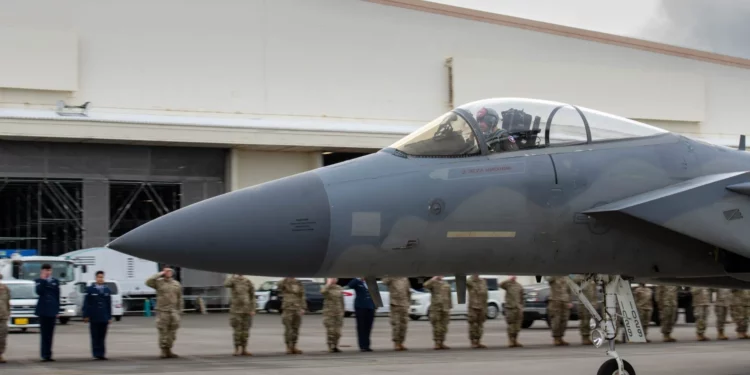 Kadena concluye operaciones del F-15 Eagle tras 45 años