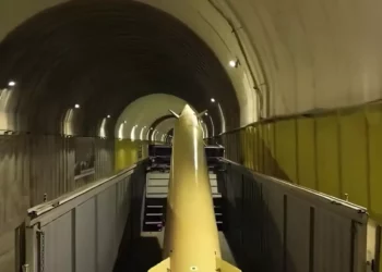 Irán revela ciudad subterránea de misiles y desafía a Israel