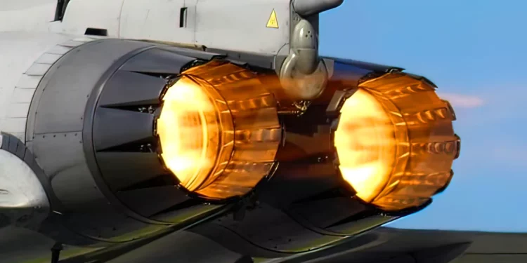 5 cazas propulsados por motores turbofan con postcombustión