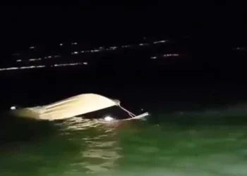 4 rescatados al hundirse un barco en el Mar de Galilea